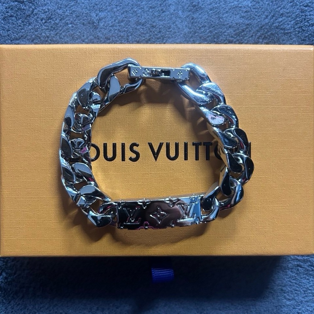 Louis Vuitton Silver Chain Link Bracelet
